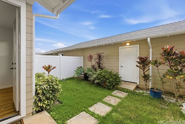 91-2220 Kaiwawalo Street 1104, Ewa Beach, HI 96706