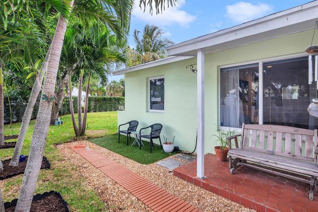 900 Sunset Road, West Palm Beach, FL 33401