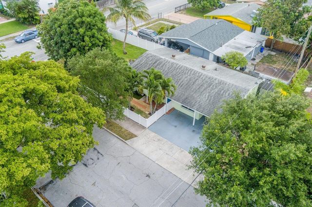 900 Sunset Road, West Palm Beach, FL 33401