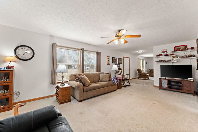 4492 W 800 N, Rensselaer, IN 47978