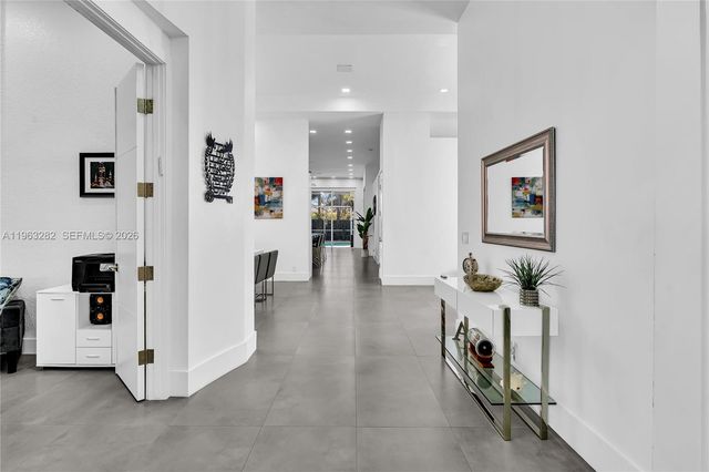 5851 NW 125th Ter, Coral Springs, FL 33076