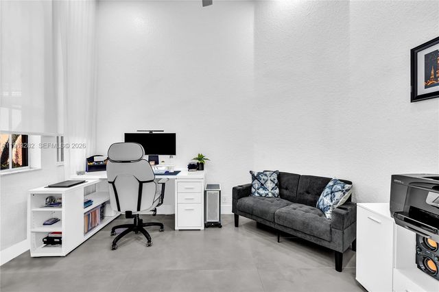 5851 NW 125th Ter, Coral Springs, FL 33076