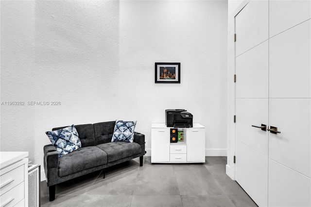 5851 NW 125th Ter, Coral Springs, FL 33076