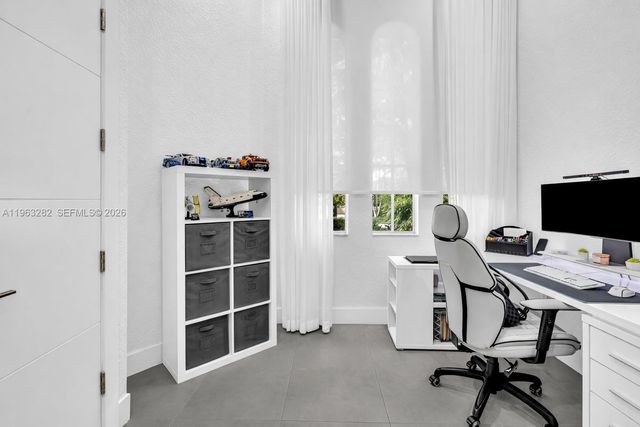 5851 NW 125th Ter, Coral Springs, FL 33076