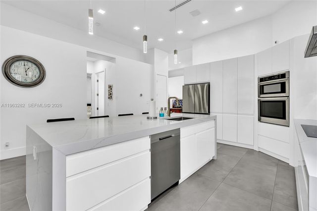 5851 NW 125th Ter, Coral Springs, FL 33076