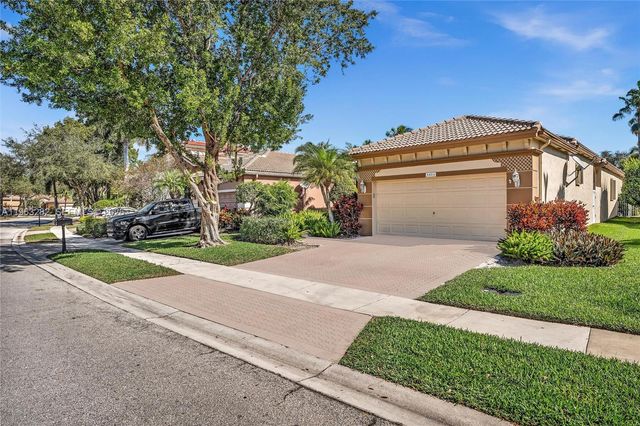 5851 NW 125th Ter, Coral Springs, FL 33076