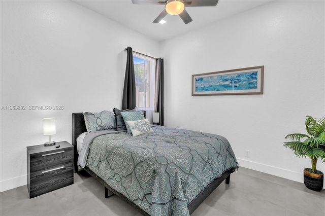 5851 NW 125th Ter, Coral Springs, FL 33076