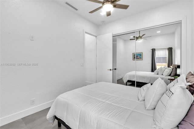 5851 NW 125th Ter, Coral Springs, FL 33076