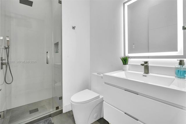 5851 NW 125th Ter, Coral Springs, FL 33076