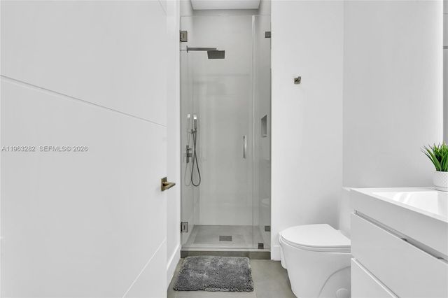 5851 NW 125th Ter, Coral Springs, FL 33076