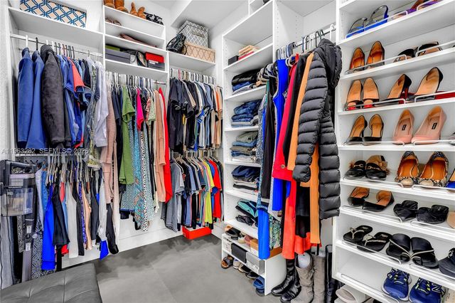 5851 NW 125th Ter, Coral Springs, FL 33076