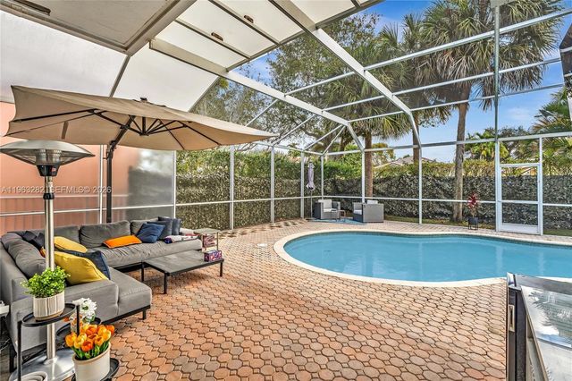 5851 NW 125th Ter, Coral Springs, FL 33076