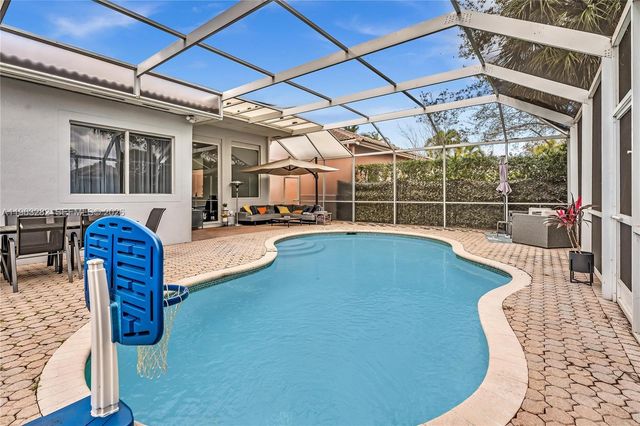 5851 NW 125th Ter, Coral Springs, FL 33076