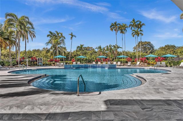 5851 NW 125th Ter, Coral Springs, FL 33076