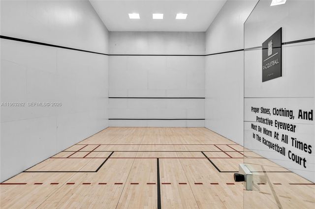 5851 NW 125th Ter, Coral Springs, FL 33076