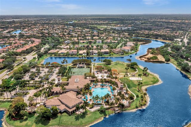 5851 NW 125th Ter, Coral Springs, FL 33076