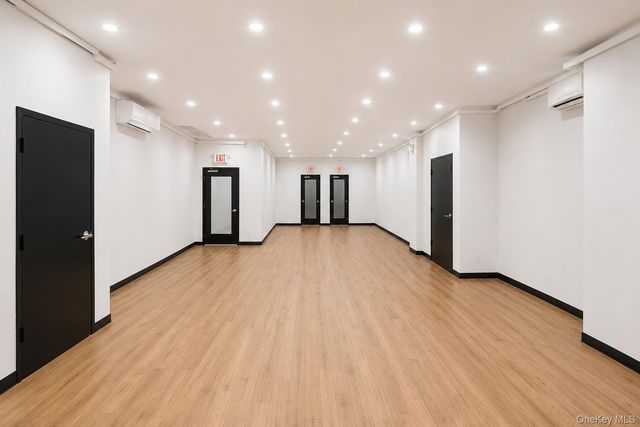 580 Broadway, Brooklyn, NY 11206