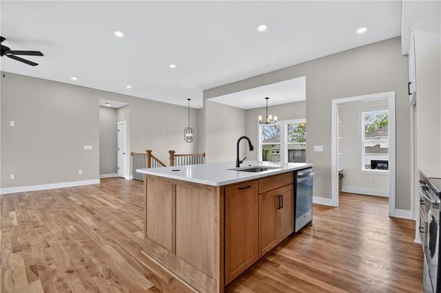 806 W Shawhan Parkway, Lone Jack, MO 64086