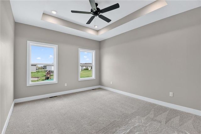 806 W Shawhan Parkway, Lone Jack, MO 64086