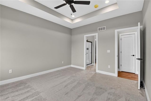 806 W Shawhan Parkway, Lone Jack, MO 64086