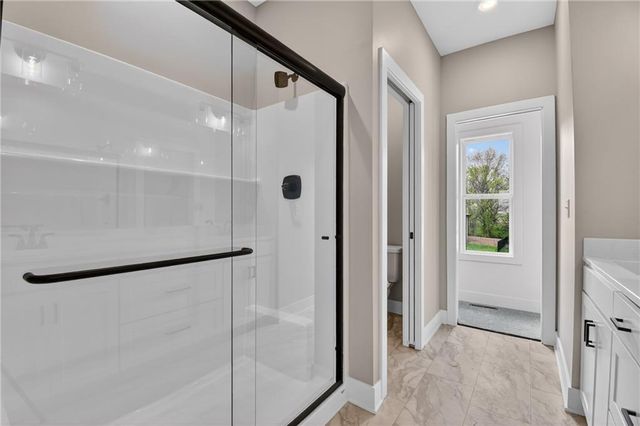806 W Shawhan Parkway, Lone Jack, MO 64086
