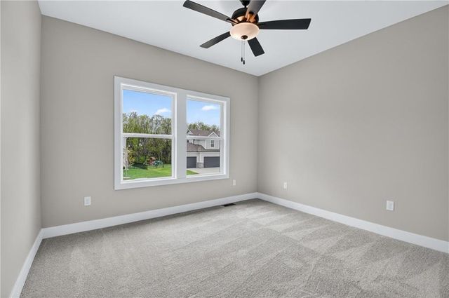 806 W Shawhan Parkway, Lone Jack, MO 64086