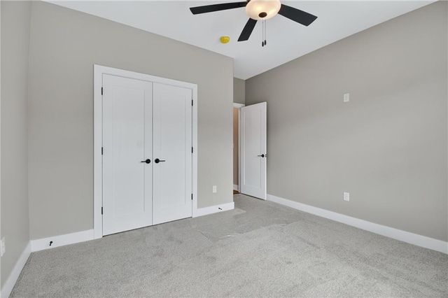 806 W Shawhan Parkway, Lone Jack, MO 64086