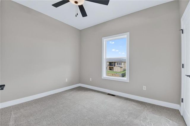 806 W Shawhan Parkway, Lone Jack, MO 64086