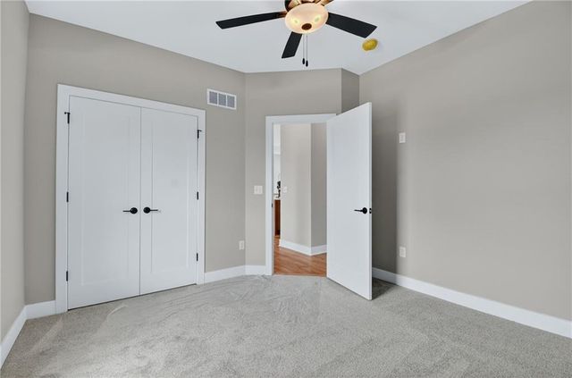 806 W Shawhan Parkway, Lone Jack, MO 64086