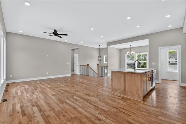 806 W Shawhan Parkway, Lone Jack, MO 64086