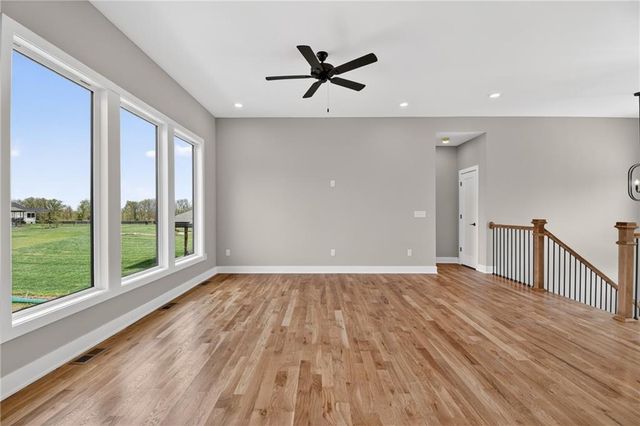 806 W Shawhan Parkway, Lone Jack, MO 64086