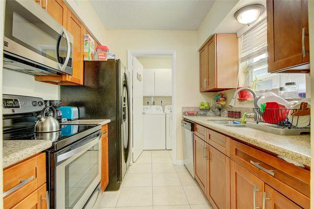 516 SW 14th Ct 518, Fort Lauderdale, FL 33315