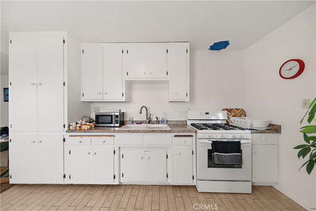 9404 Mesa Road, Lucerne Valley, CA 92356