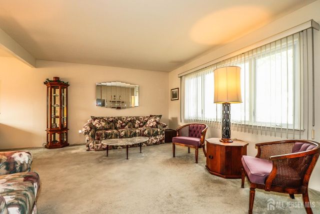 5 Thelma Court, Colonia, NJ 07067