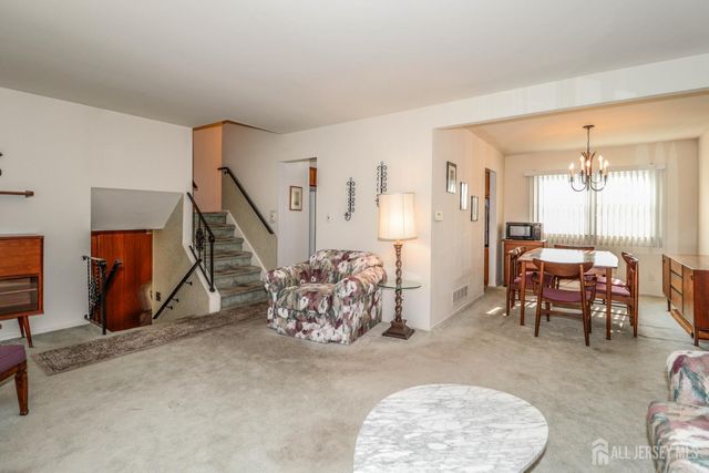 5 Thelma Court, Colonia, NJ 07067