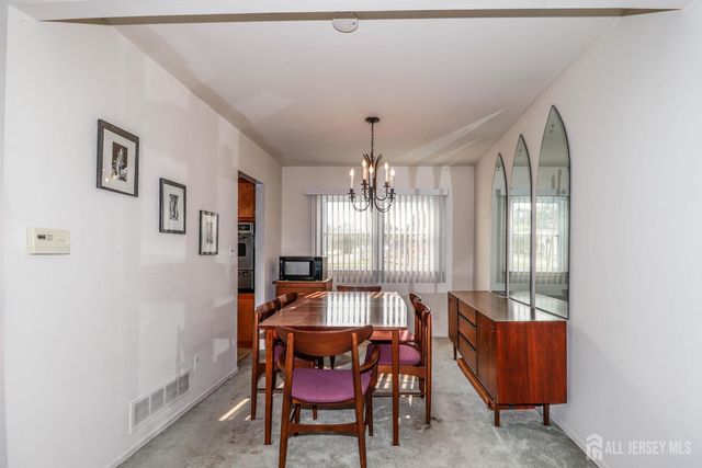5 Thelma Court, Colonia, NJ 07067