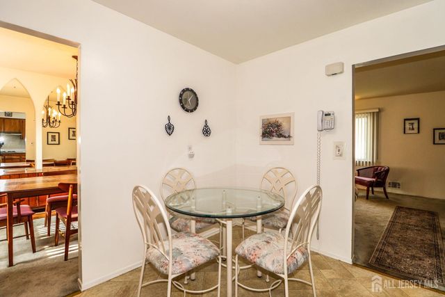 5 Thelma Court, Colonia, NJ 07067