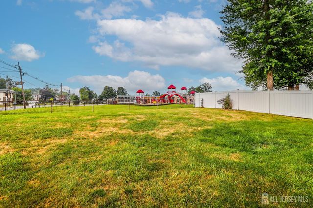 5 Thelma Court, Colonia, NJ 07067