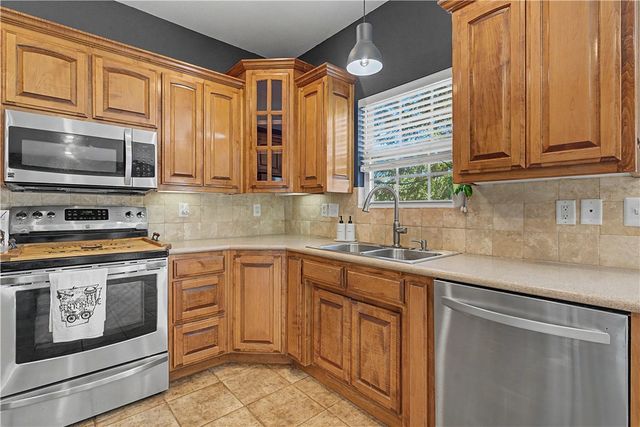 4006 NE Kensington Avenue, Bentonville, AR 72712