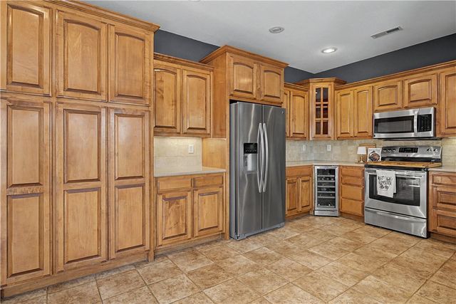 4006 NE Kensington Avenue, Bentonville, AR 72712
