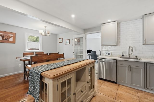 3 Carol Lane, Medway, MA 02053