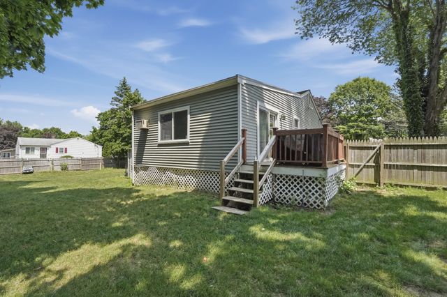 3 Carol Lane, Medway, MA 02053