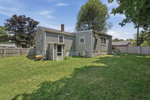 3 Carol Lane, Medway, MA 02053