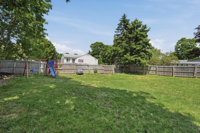 3 Carol Lane, Medway, MA 02053