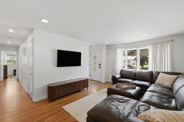 3 Carol Lane, Medway, MA 02053