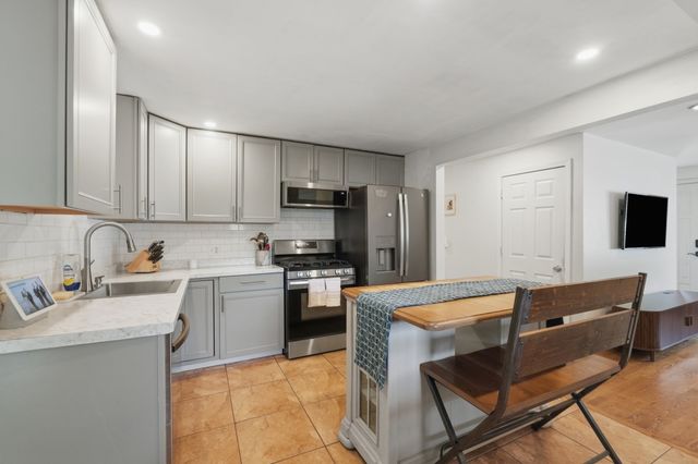 3 Carol Lane, Medway, MA 02053