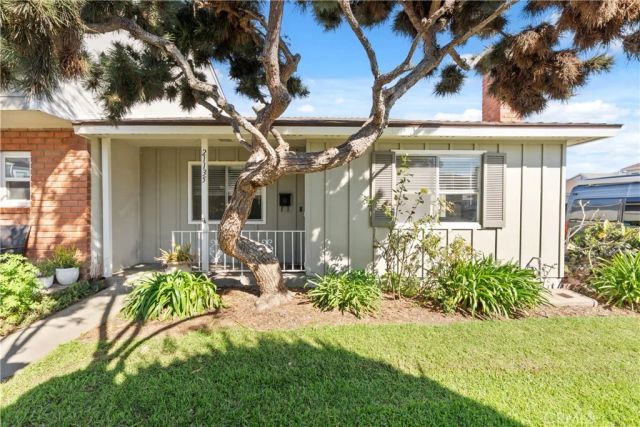 21135 Freeport, Huntington Beach, CA 92646