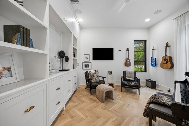4032 Lively Lane, Dallas, TX 75220
