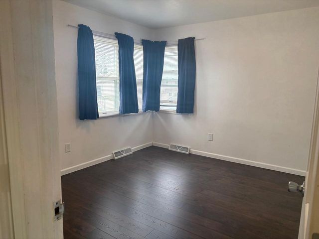 919 BISMARCK AVENUE, Oshkosh, WI 54902