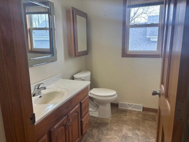 919 BISMARCK AVENUE, Oshkosh, WI 54902